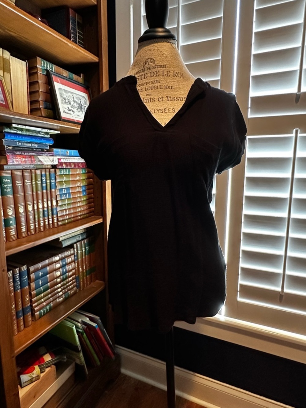 mine Black Short Sleeve V-Neck Tee